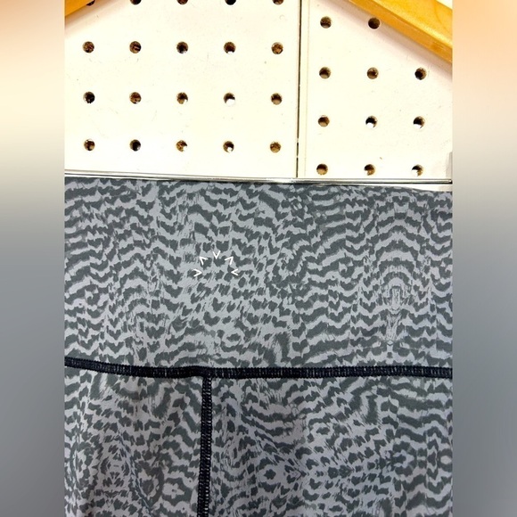 Varley Animal Print Leggings - Picture 3 of 4